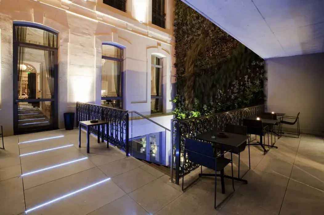 C2 Hôtel 5