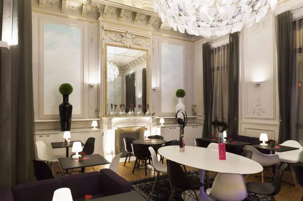 C2 Hôtel 7