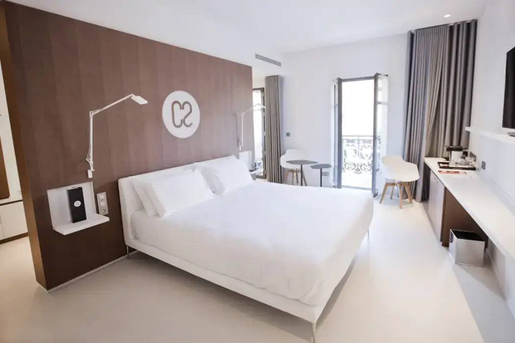 C2 Hôtel 9