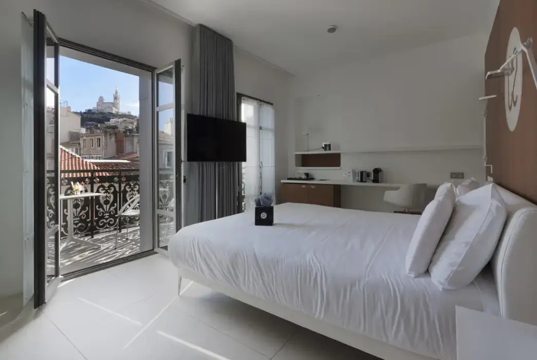 C2 Hôtel 12