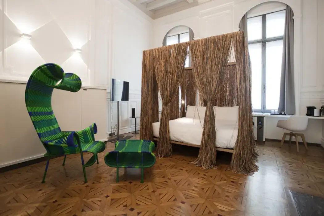 C2 Hôtel 16