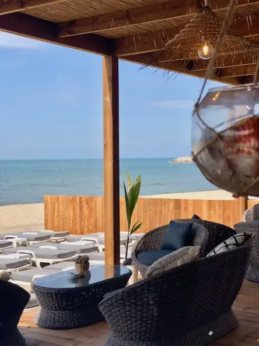 La Plage 9