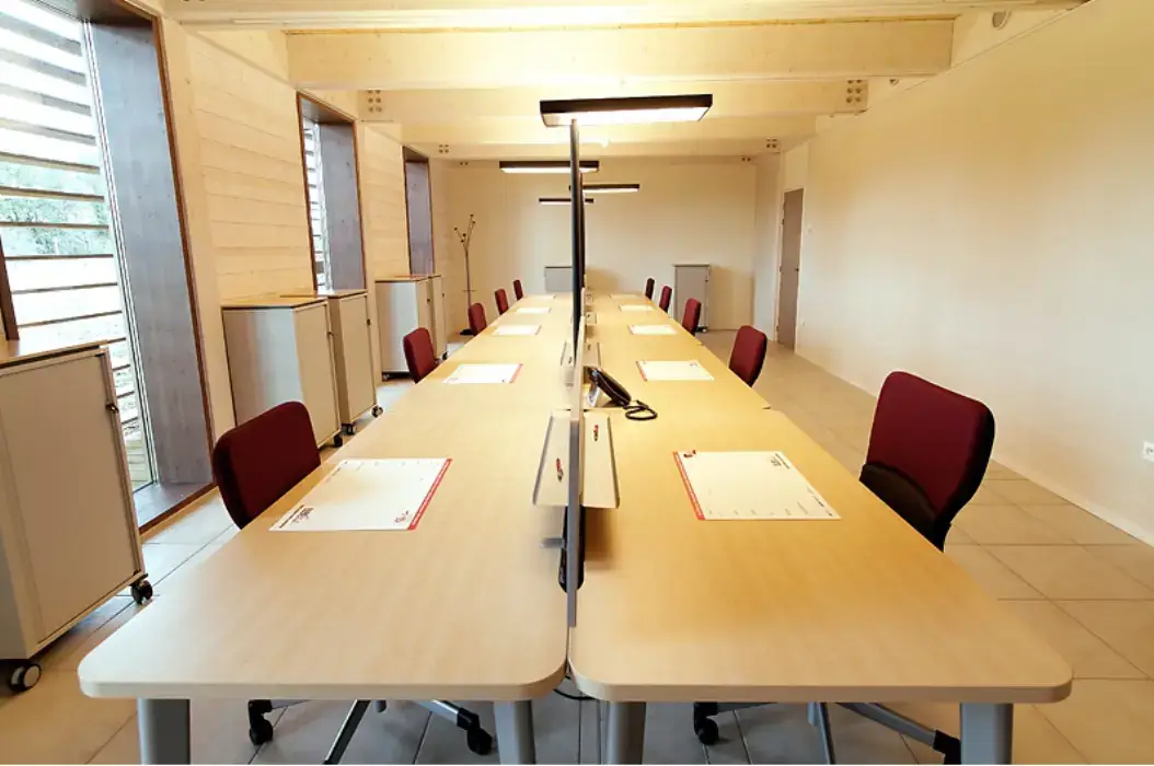 Buro Club Albi 7