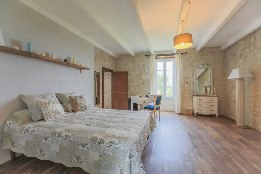 Logis de la Grosse Pierre 10