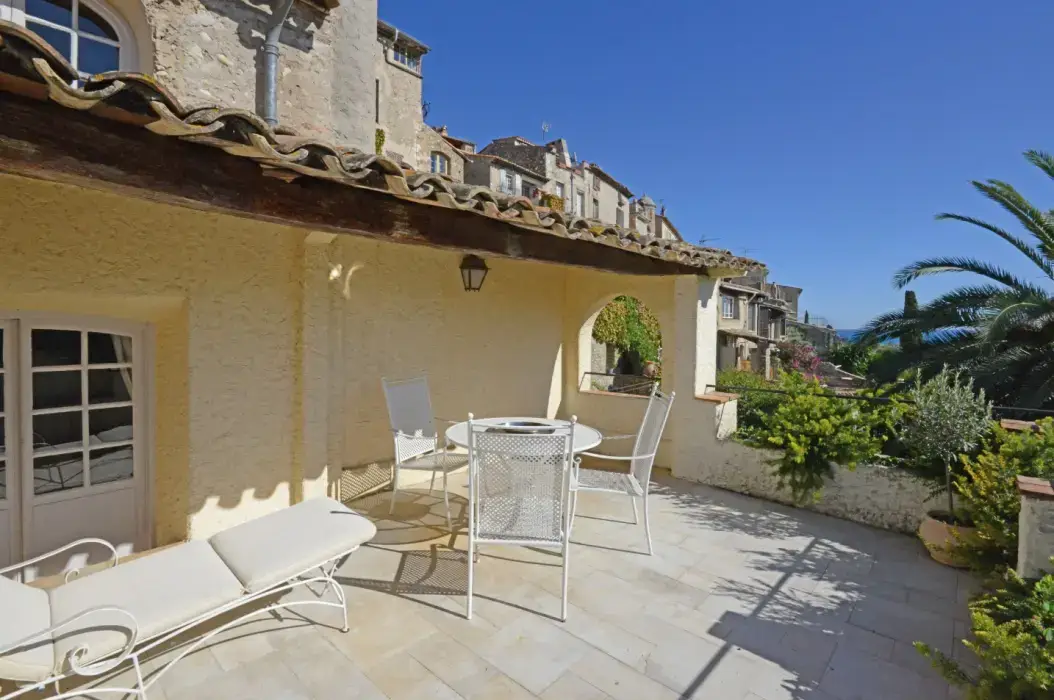 Château Le Cagnard 6