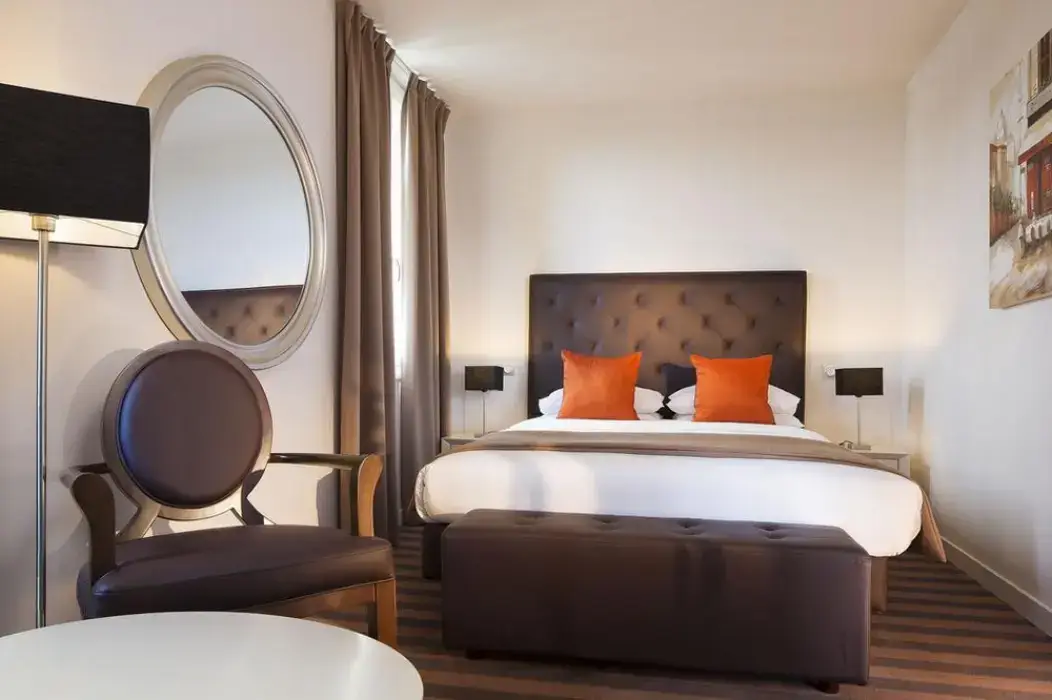 Executive Hôtel 8