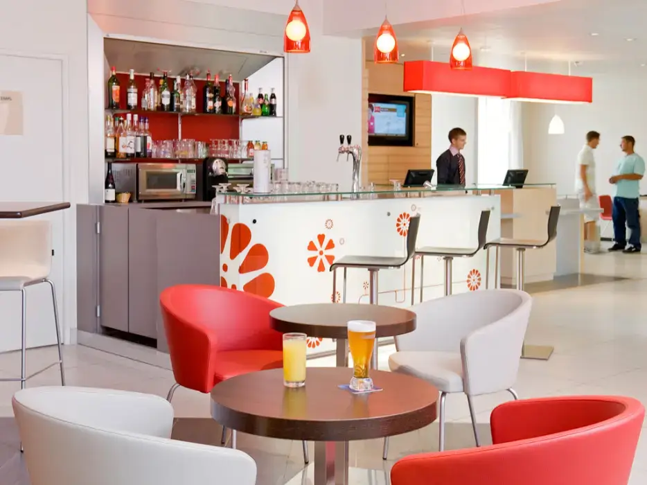 Ibis Senlis 7