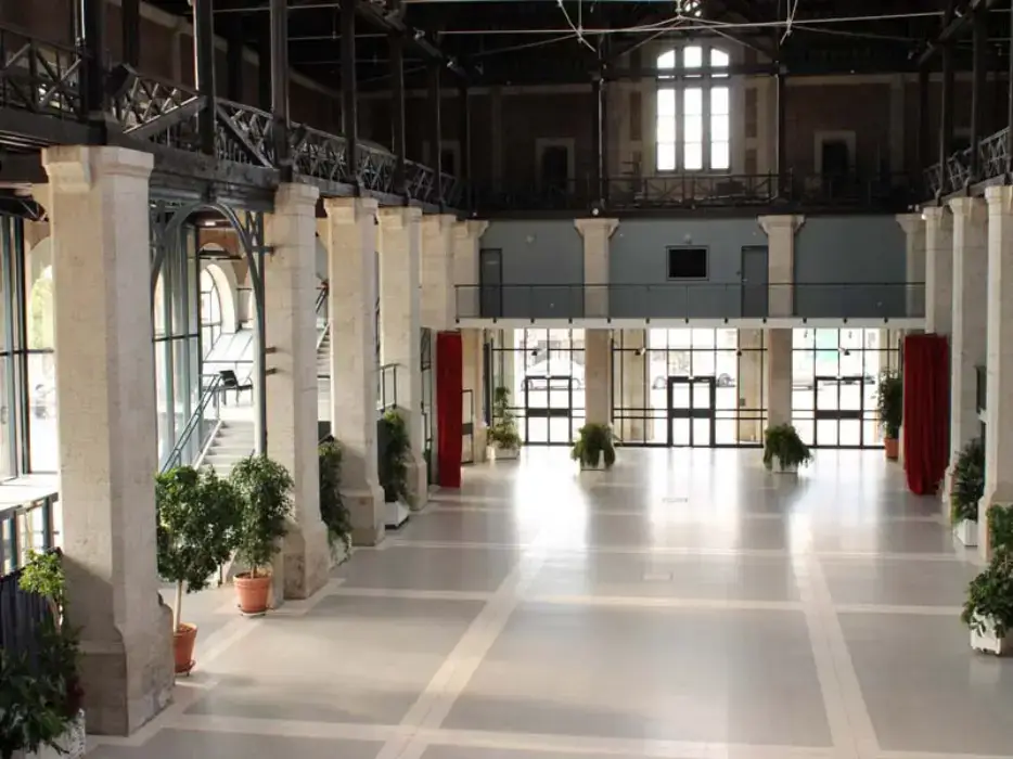 Halle aux Grains 4