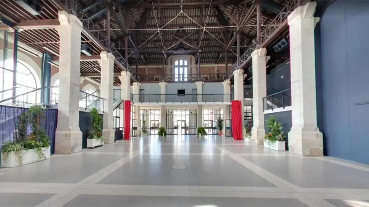 Halle aux Grains 9