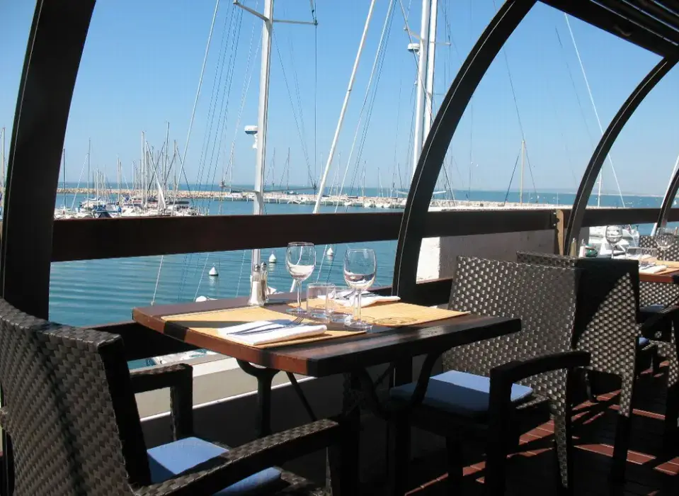 Yacht Club 3