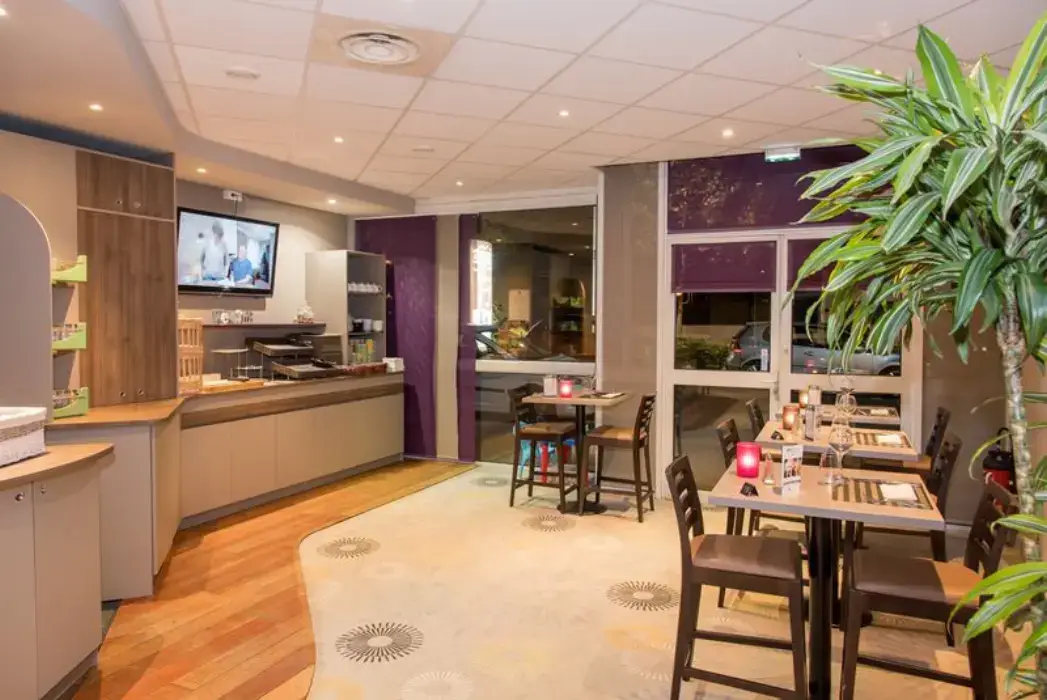 Brit Hotel Tours Sud 4