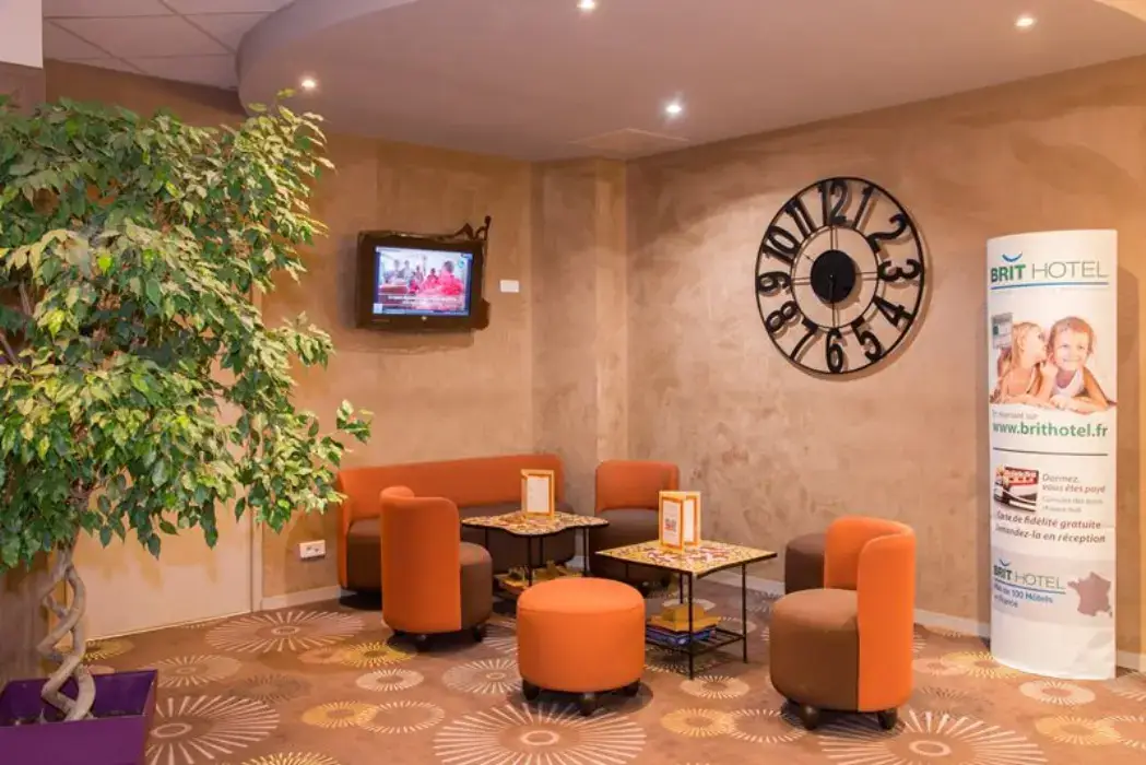 Brit Hotel Tours Sud 5