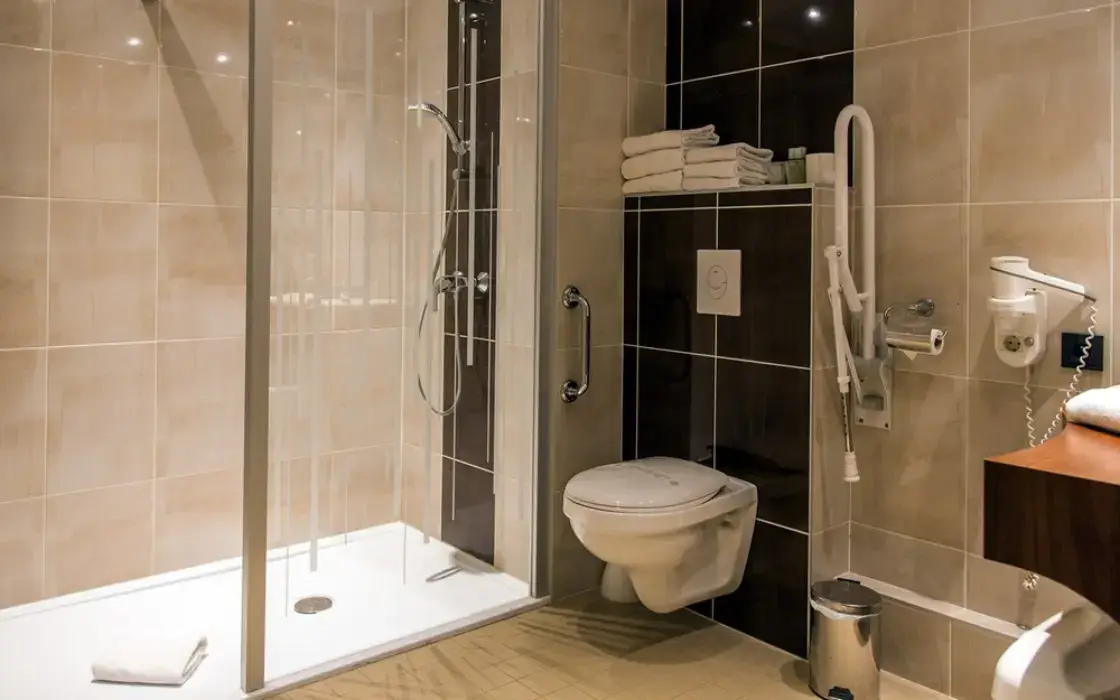 Brit Hotel Tours Sud 7