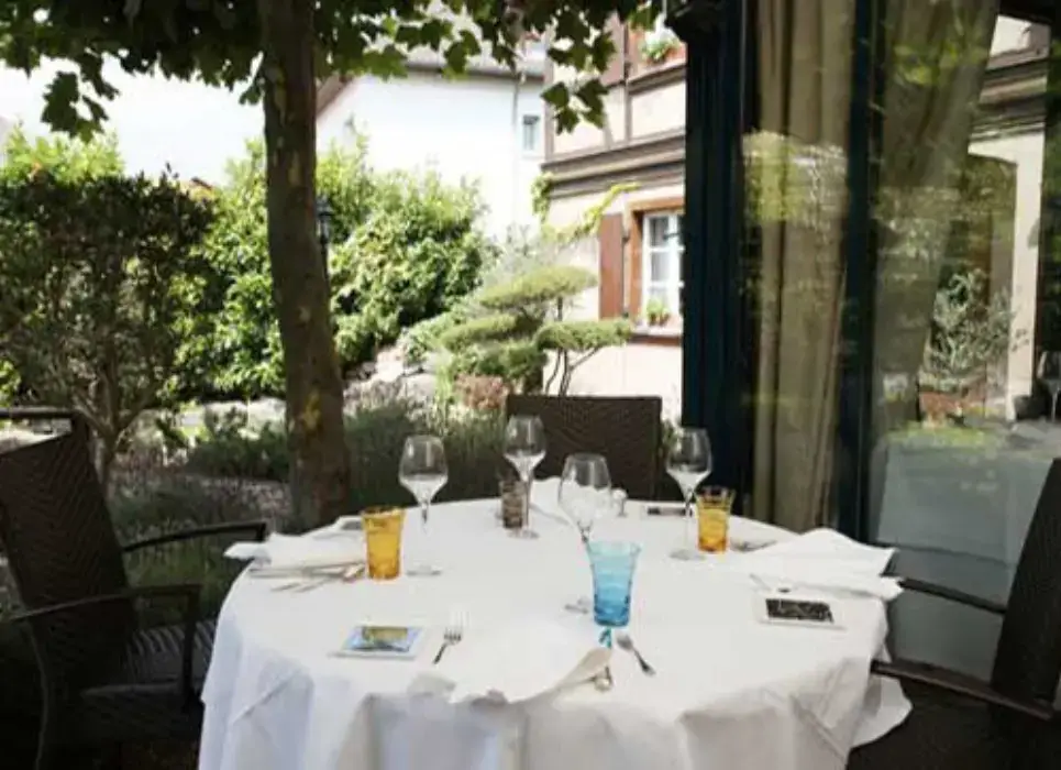 Hôtel Restaurant Le Relais de la Poste 8