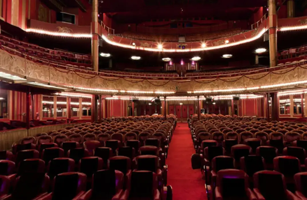 Folies Bergere 2