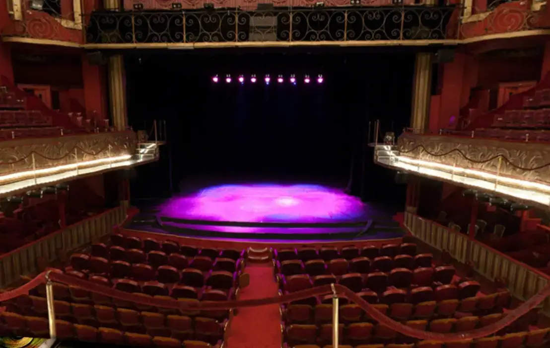 Folies Bergere 4