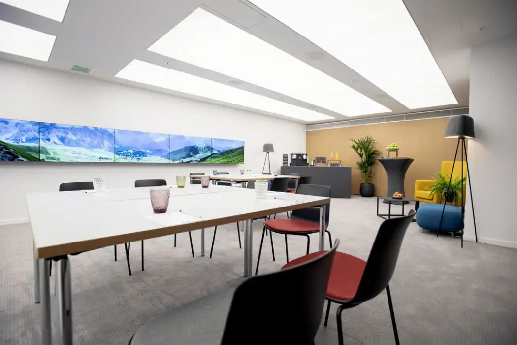 LAHO Business Center 8