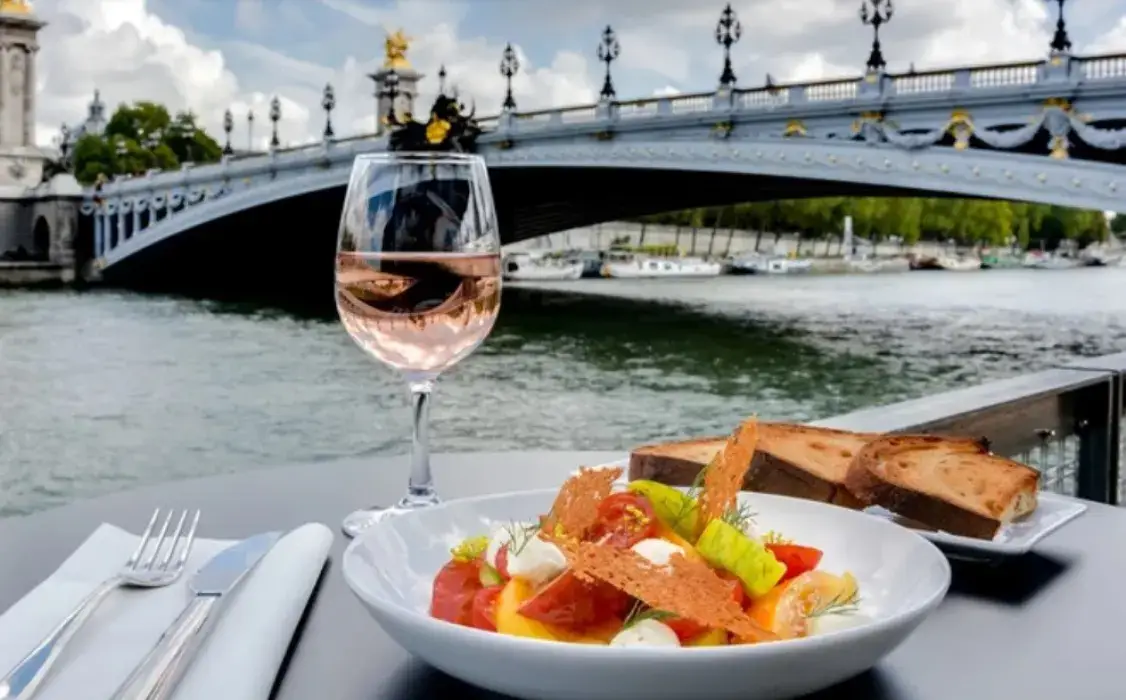 Le Quai Alexandre III 10