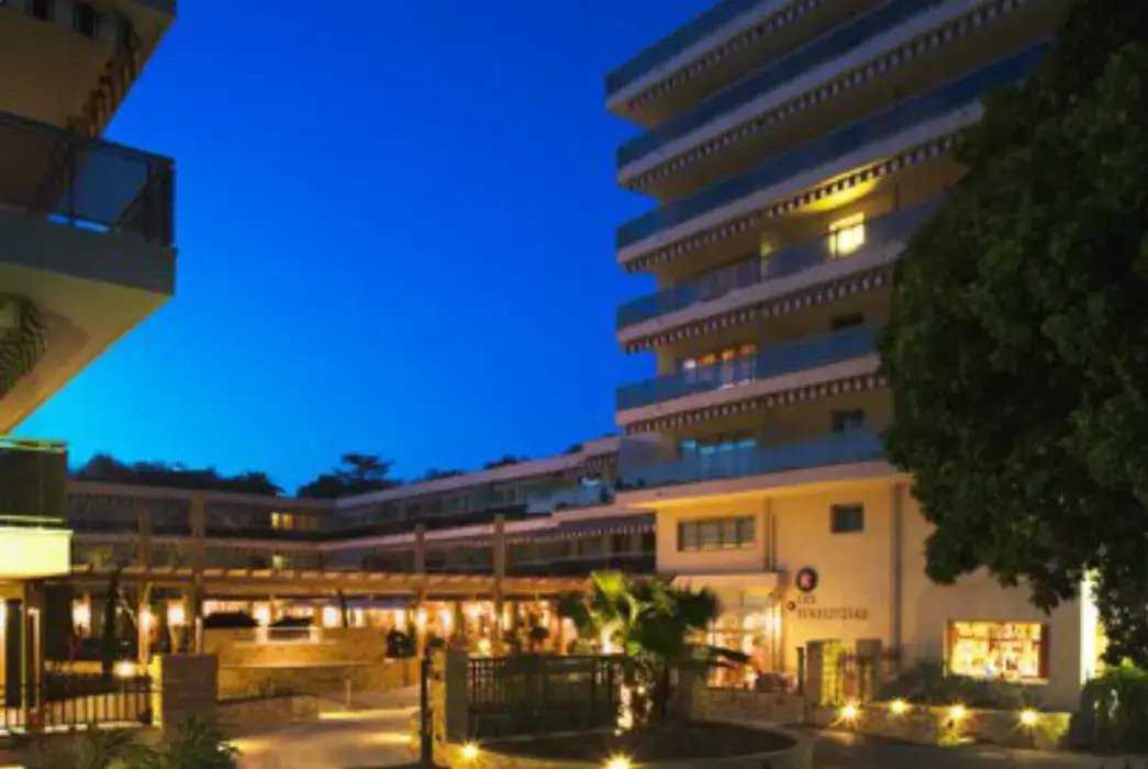 Hotel  et Résidence Les Strelitzias 6
