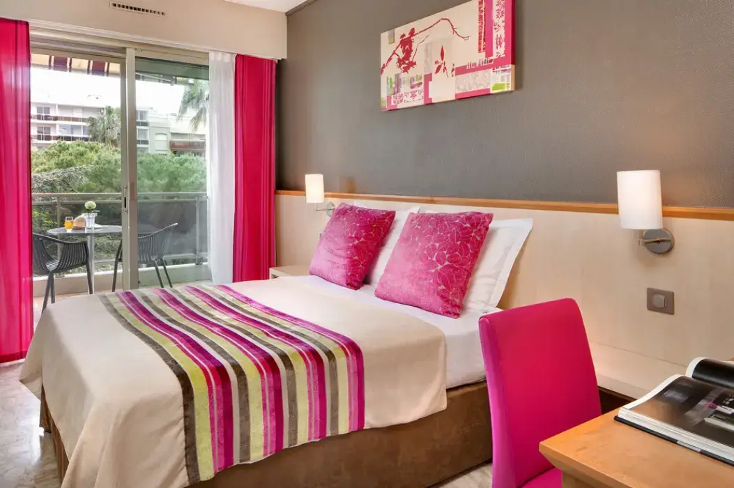 Hotel  et Résidence Les Strelitzias 9