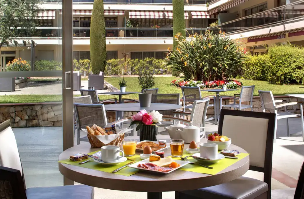Hotel  et Résidence Les Strelitzias 18