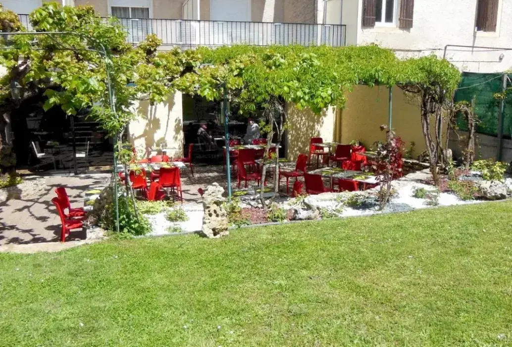 Hôtel Restaurant Henry II 2