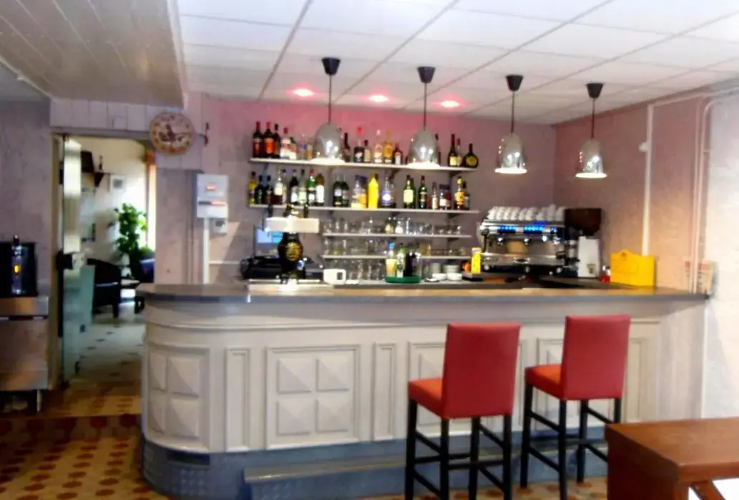 Hôtel Restaurant Henry II 4