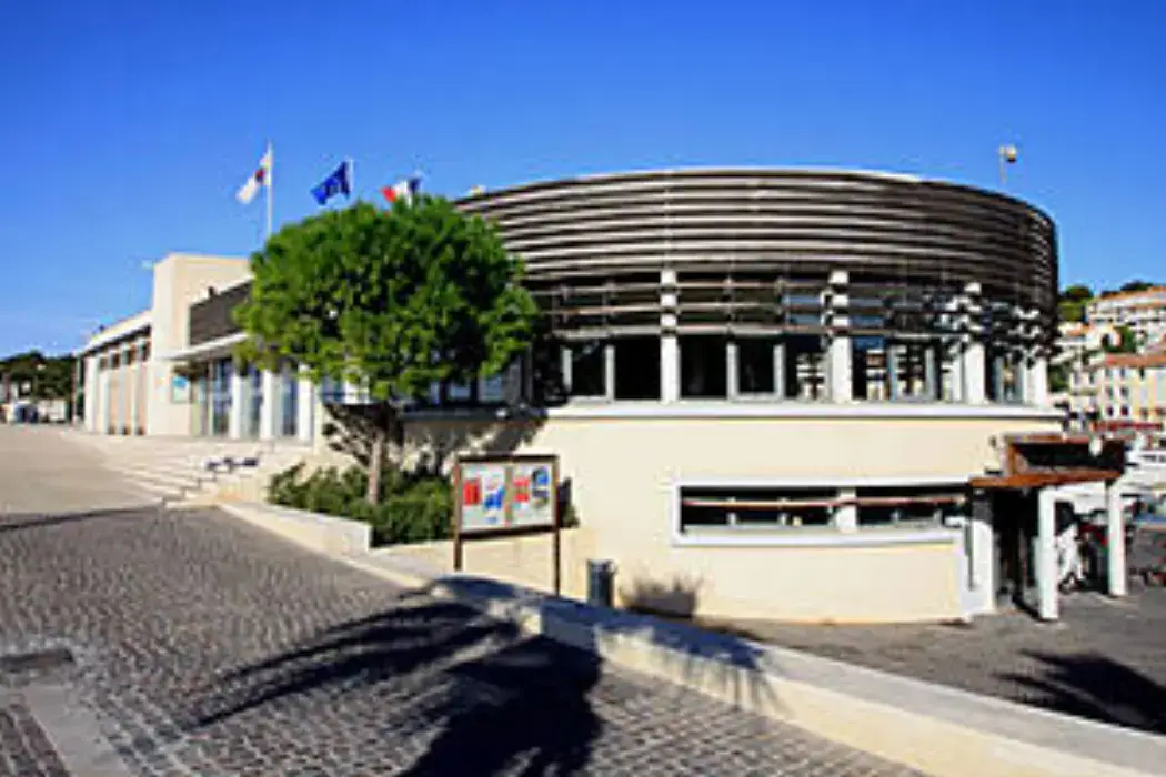 Oustau Calendal 4