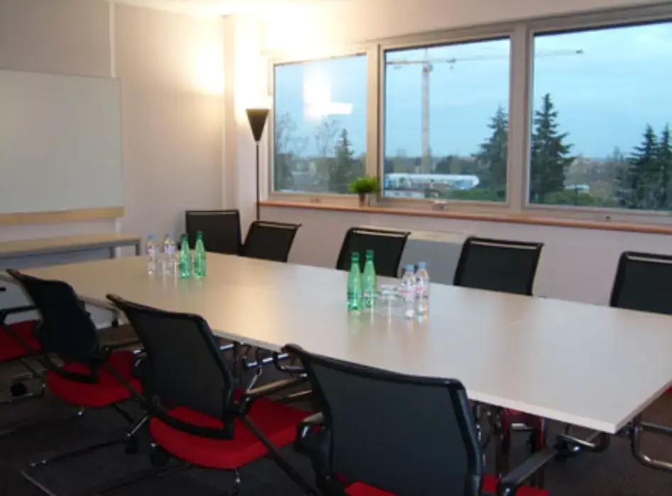 Regus Toulouse Blagnac Airport 4