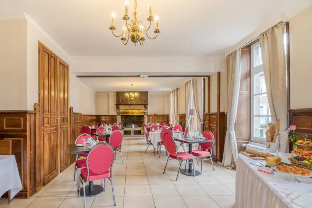 Brit Hotel Le Cygne 2