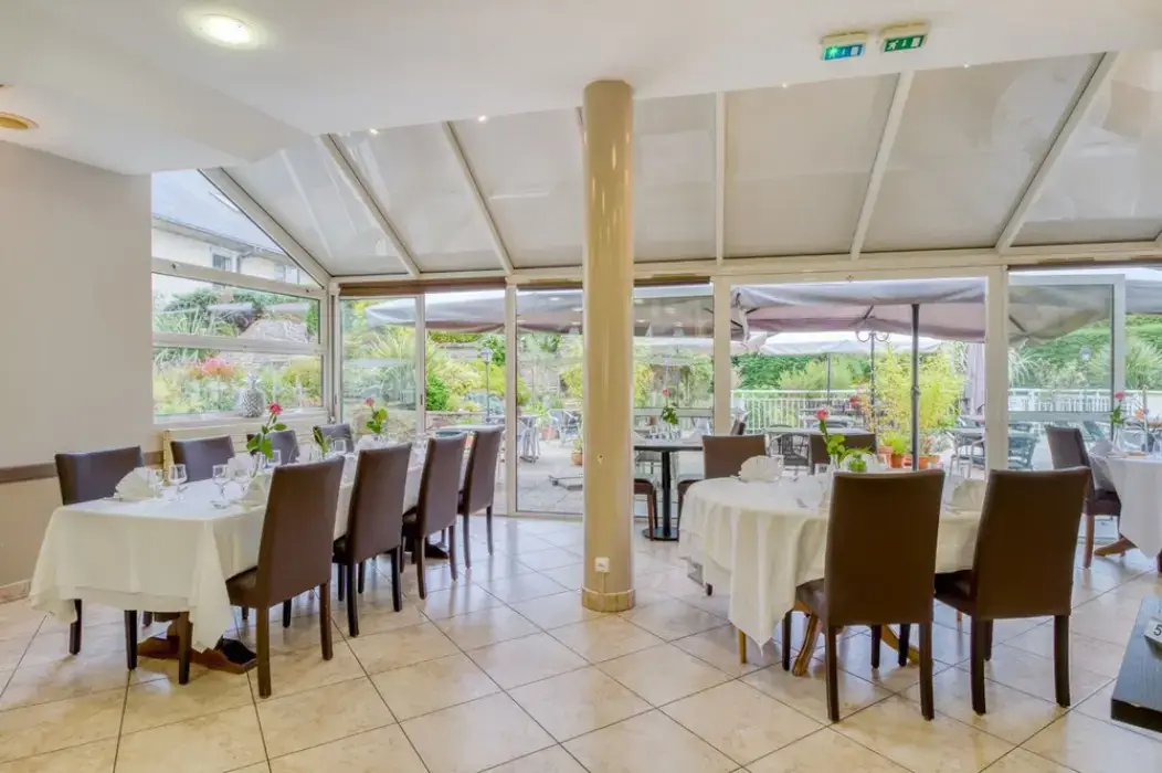Brit Hotel Le Cygne 4