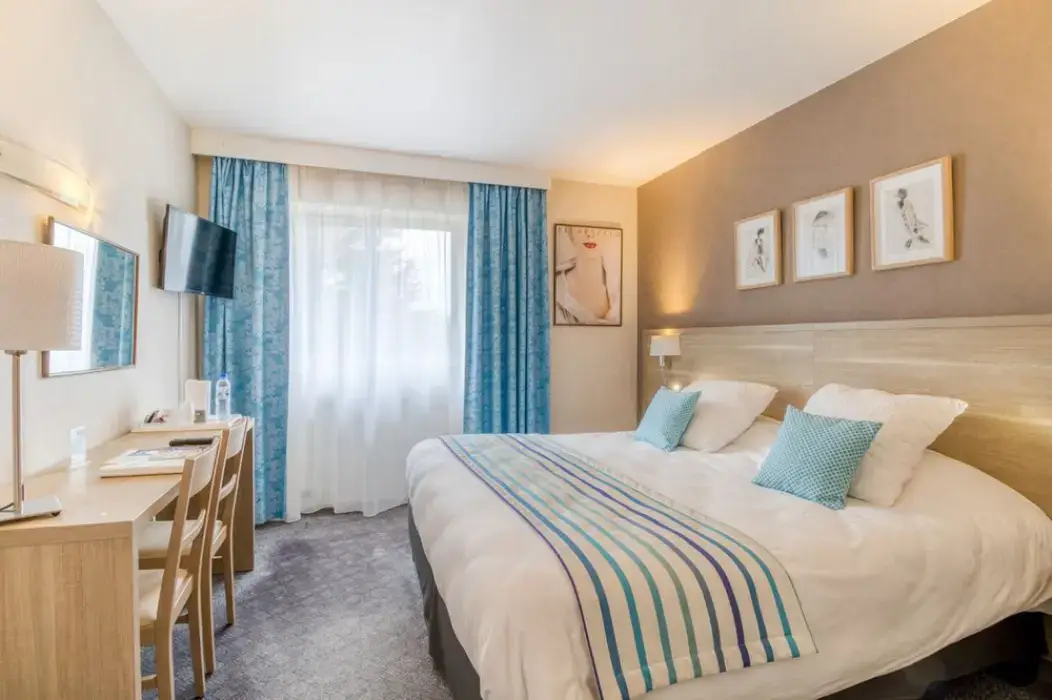 Brit Hotel Le Cygne 6