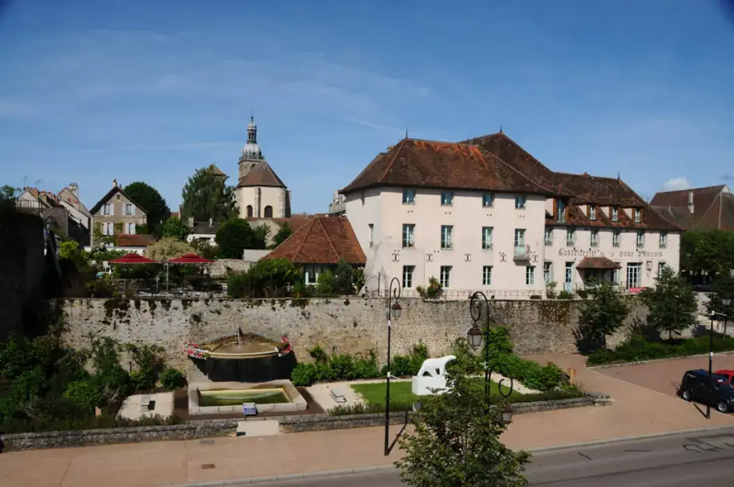 Hostellerie de la Tour d'Auxois 6