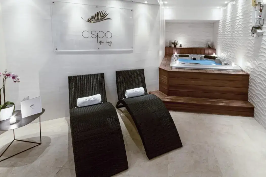 Hôtel Cezanne et SPA 10