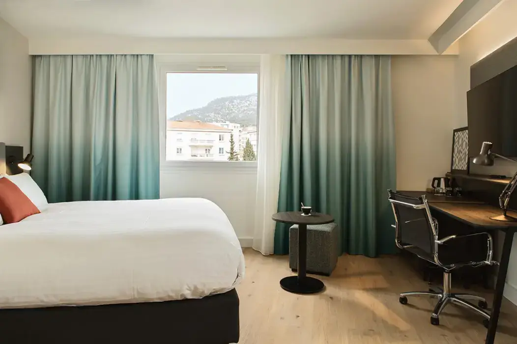 Holiday Inn Toulon City Centre 5
