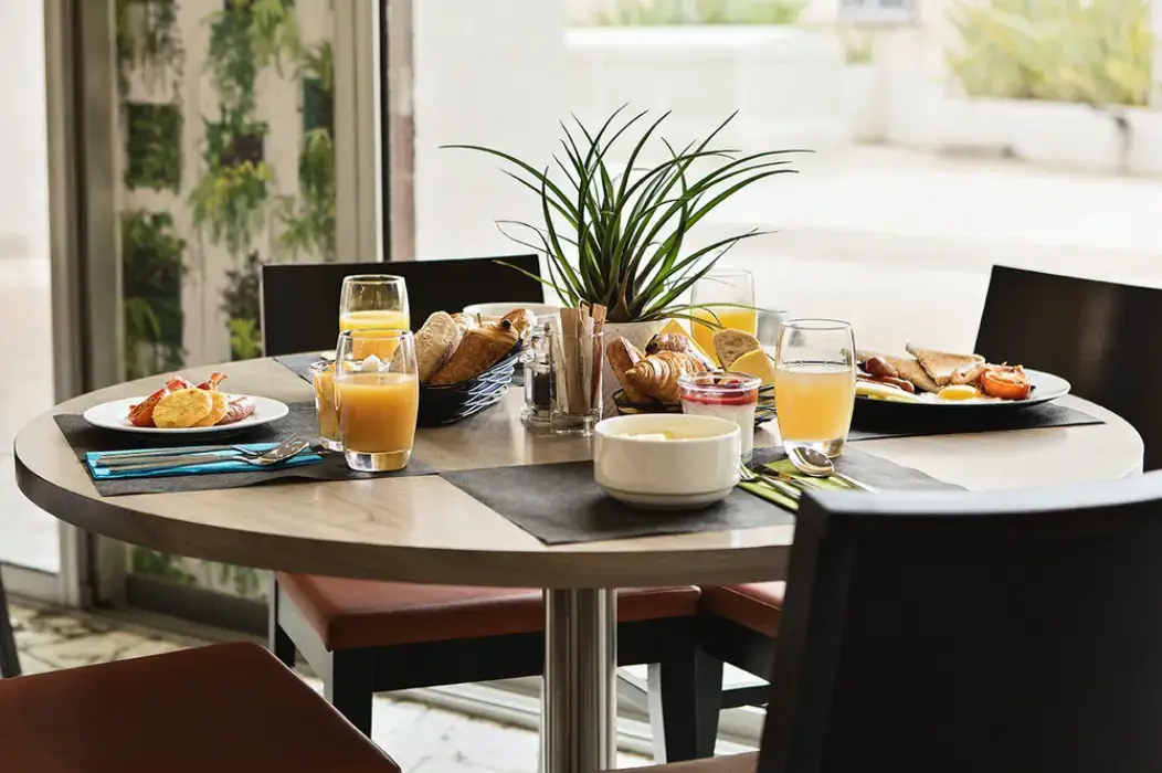 Holiday Inn Toulon City Centre 6