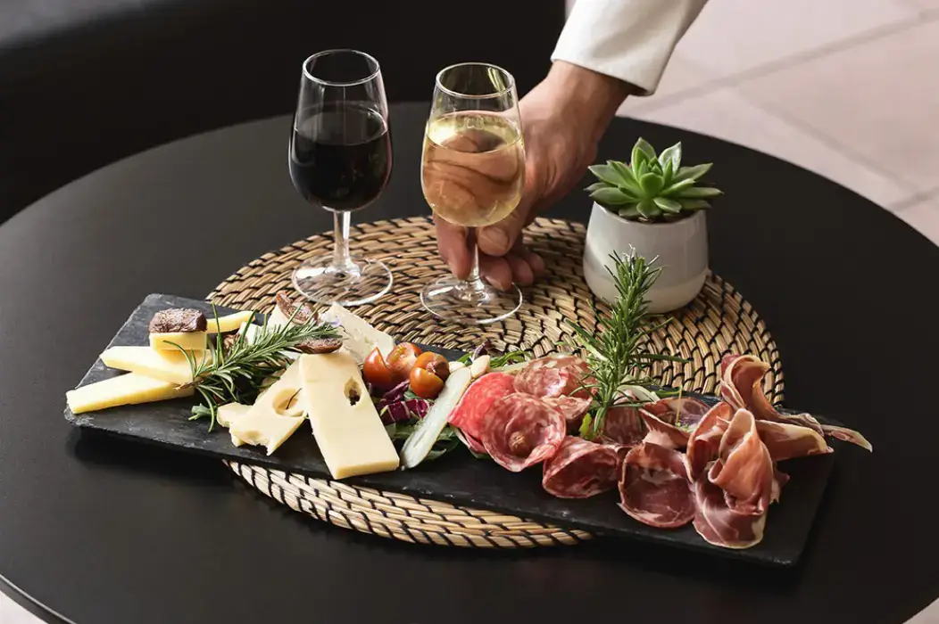 Holiday Inn Toulon City Centre 8