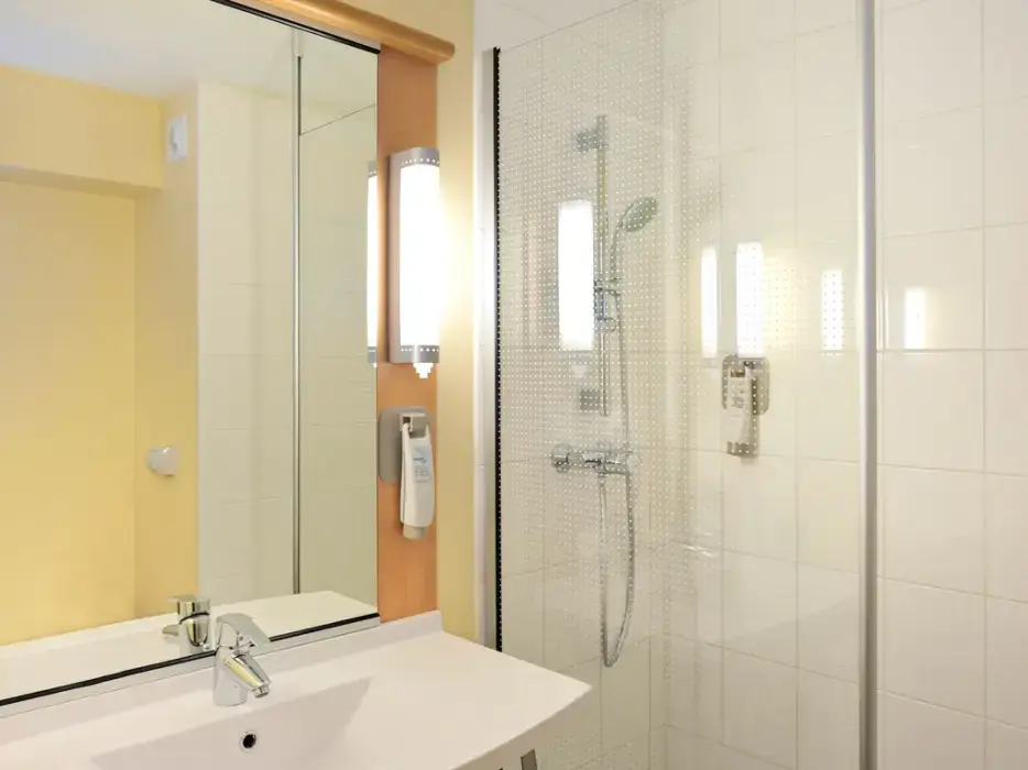 Ibis Marseille Est La Valentine 7