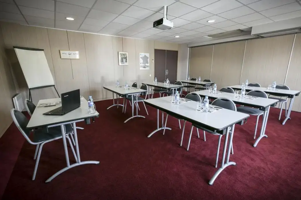 BRIT HOTEL Rennes, Le Castel 3