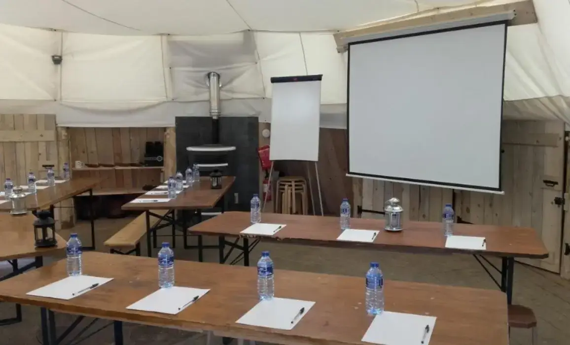 Village Tipi 4