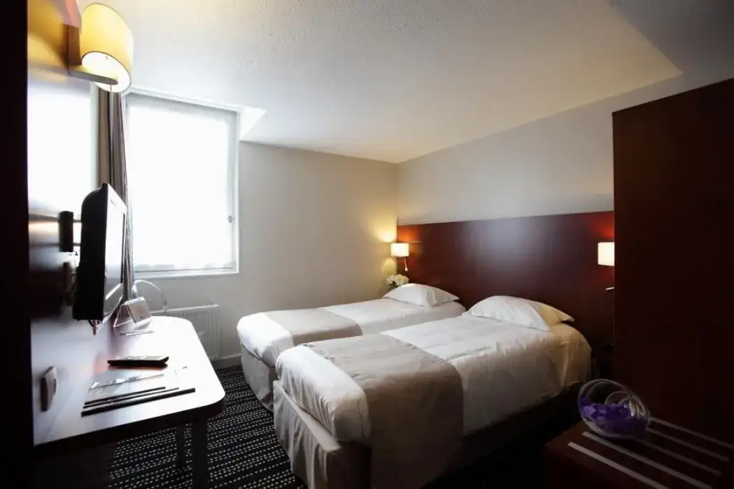 Kyriad Saint-Malo Ouest Dinard 10