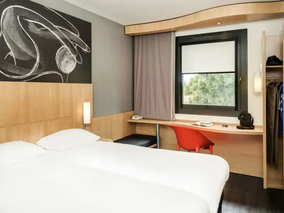 Ibis Montceau-les-Mines 2