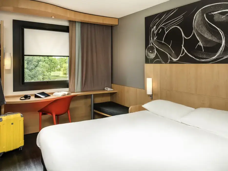 Ibis Montceau-les-Mines 7