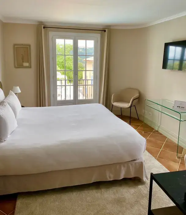Hostellerie Berard 9