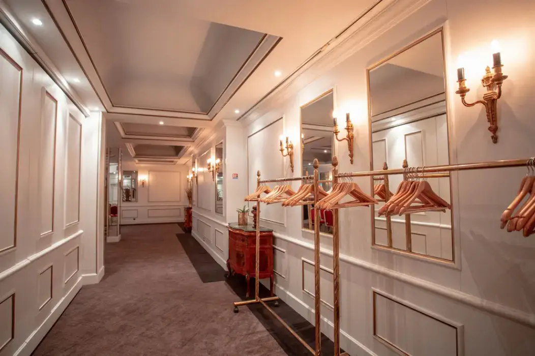 Carlton Hotel 2