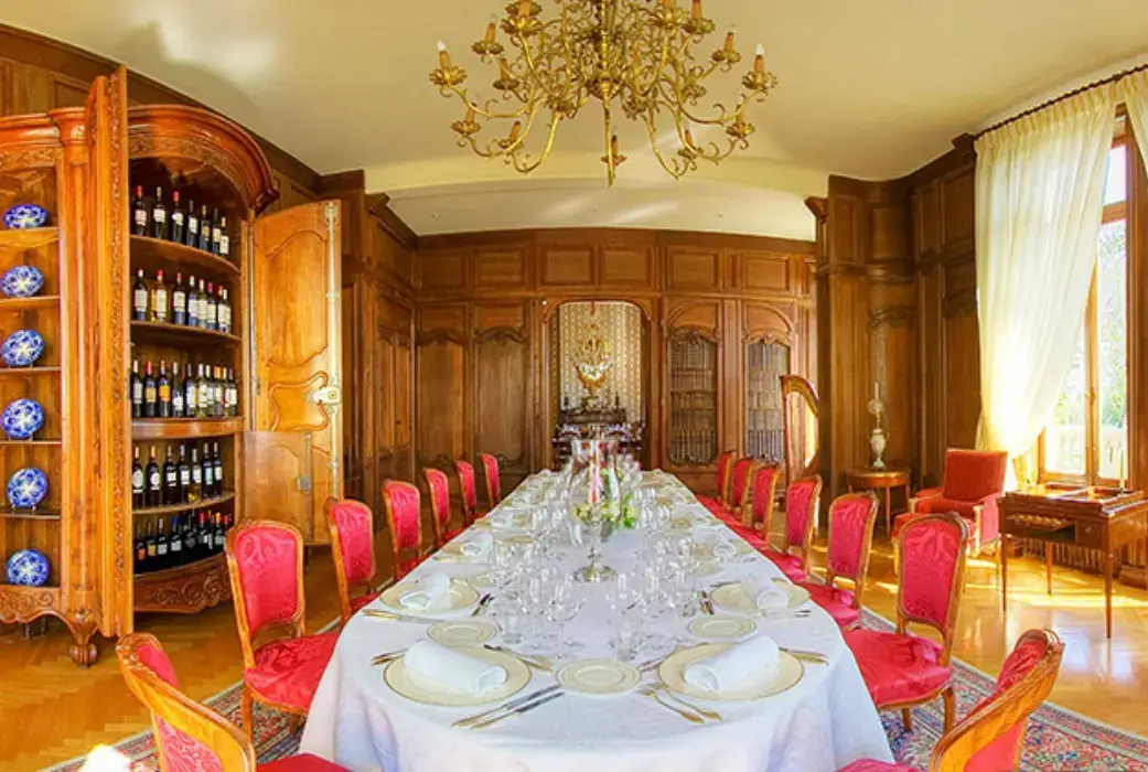 Château du Pape Clément 8