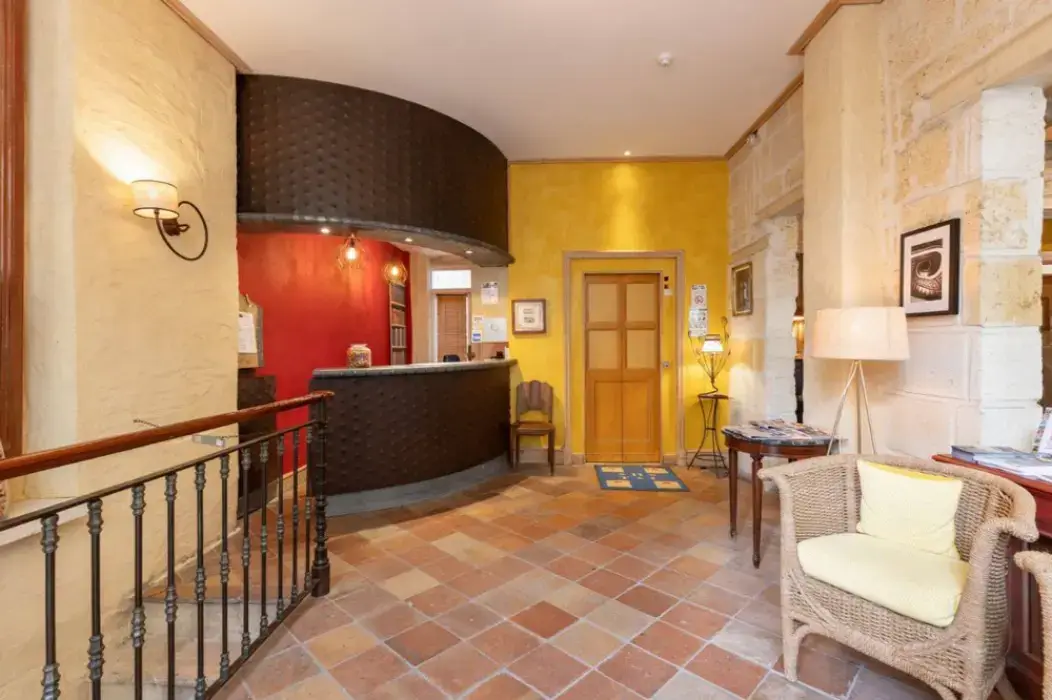 Hôtel La Tour Intendance 7