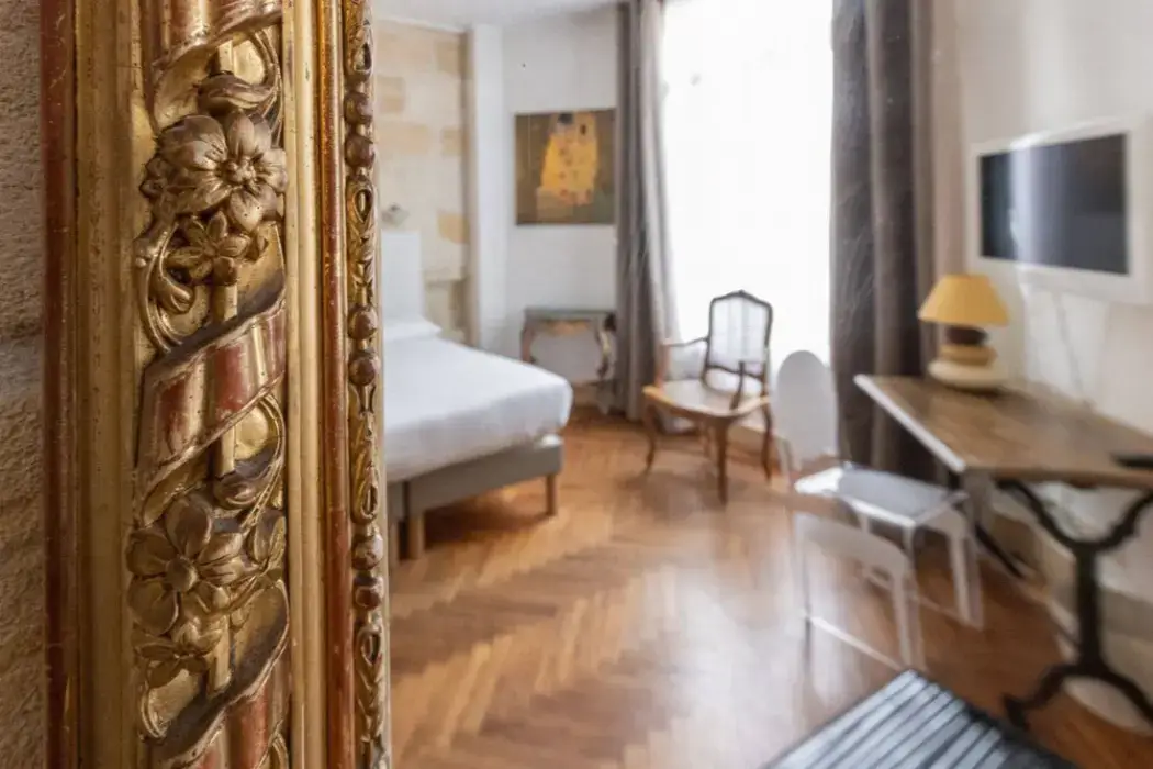 Hôtel La Tour Intendance 8