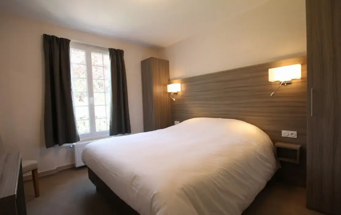 Hôtel Les Champs 9