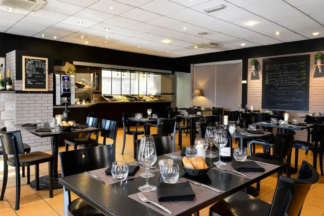 Comfort Hotel Orleans Saran 7